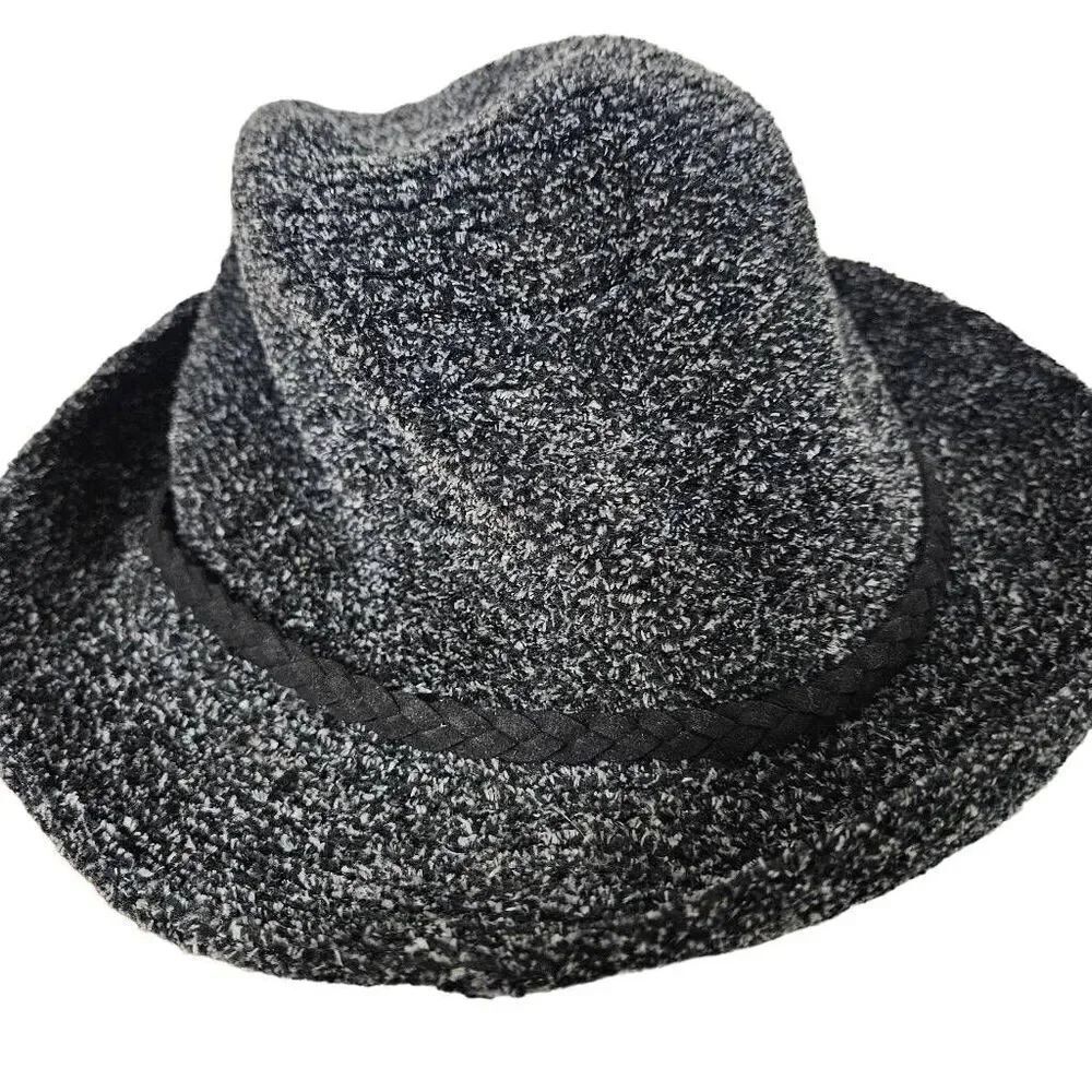Jaclyn Smith hat - Picture 3 of 5